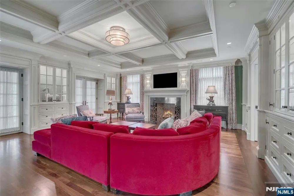 480 Knollwood Road Ridgewood, NJ 07450