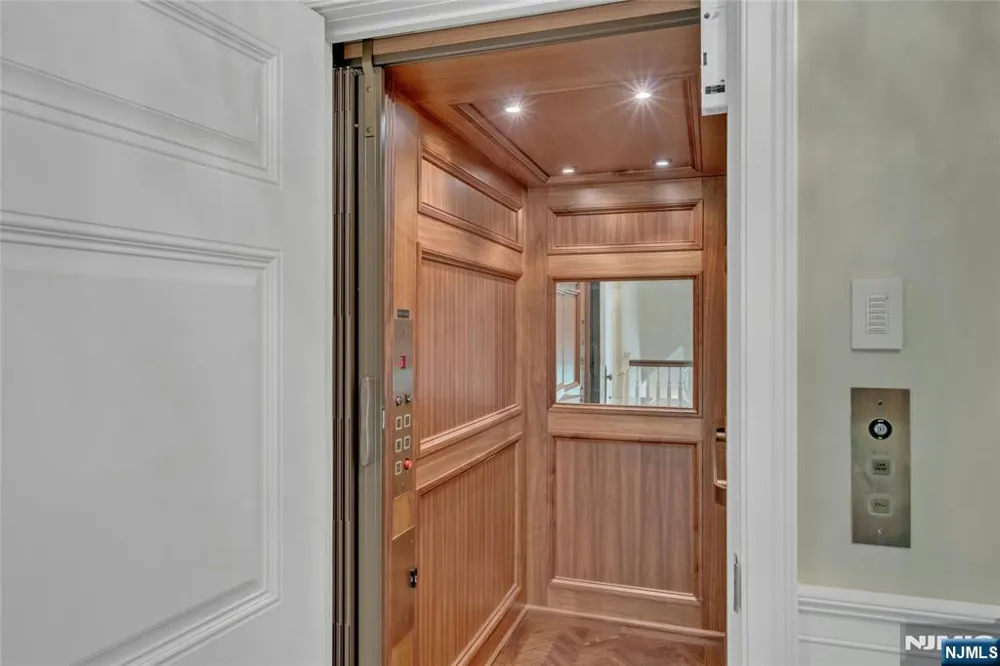 480 Knollwood Road Ridgewood, NJ 07450