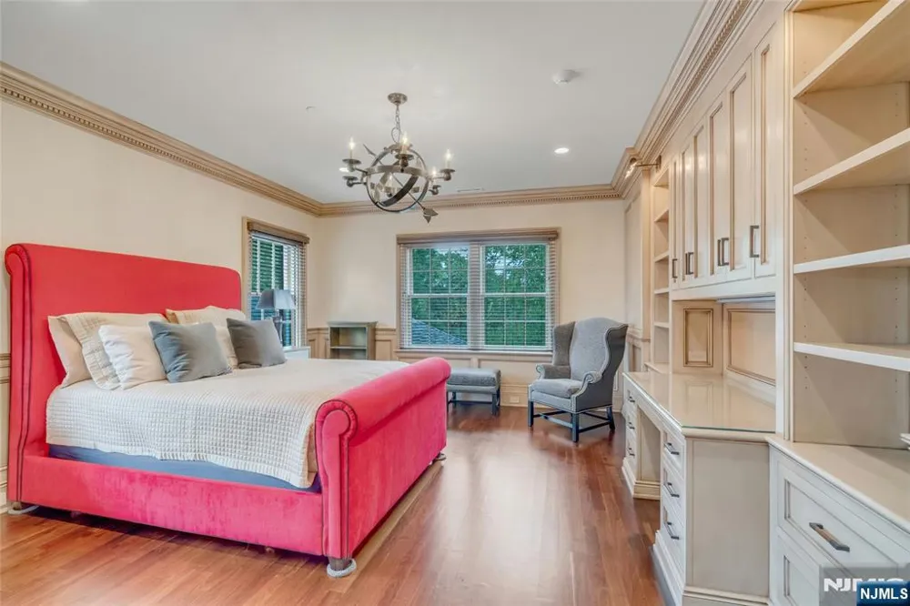 480 Knollwood Road Ridgewood, NJ 07450