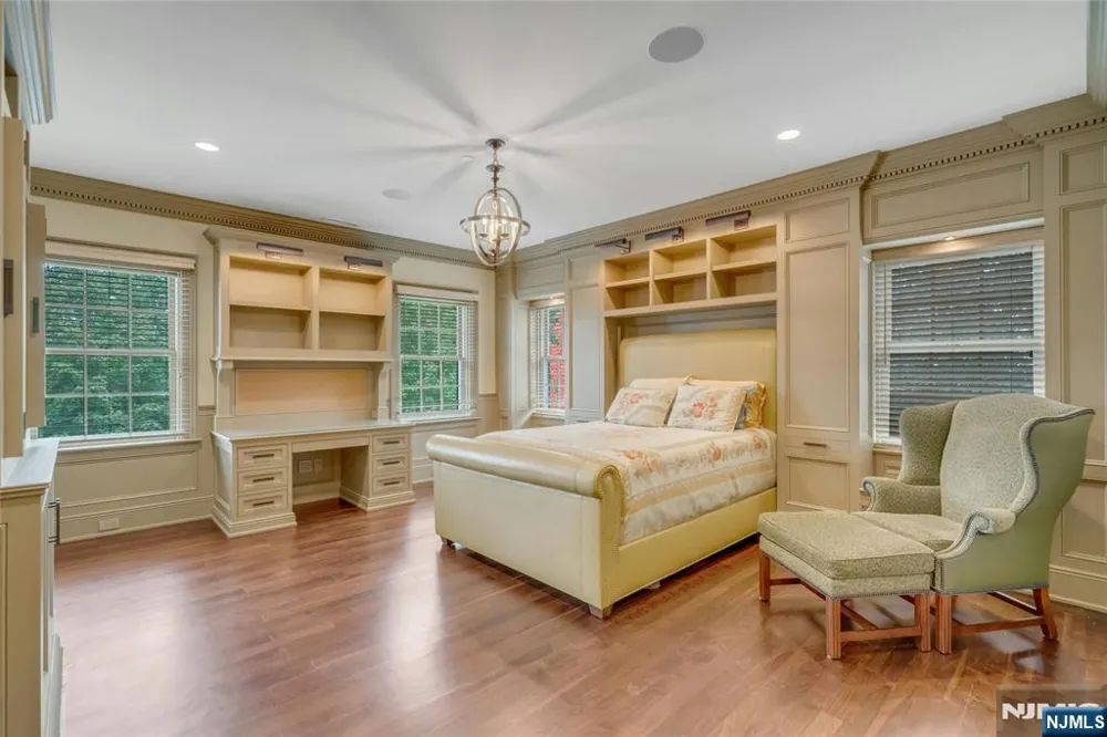 480 Knollwood Road Ridgewood, NJ 07450