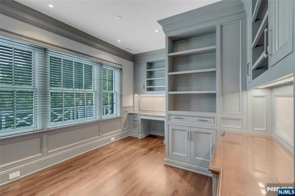 480 Knollwood Road Ridgewood, NJ 07450