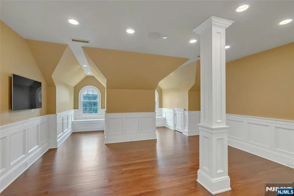 480 Knollwood Road Ridgewood, NJ 07450