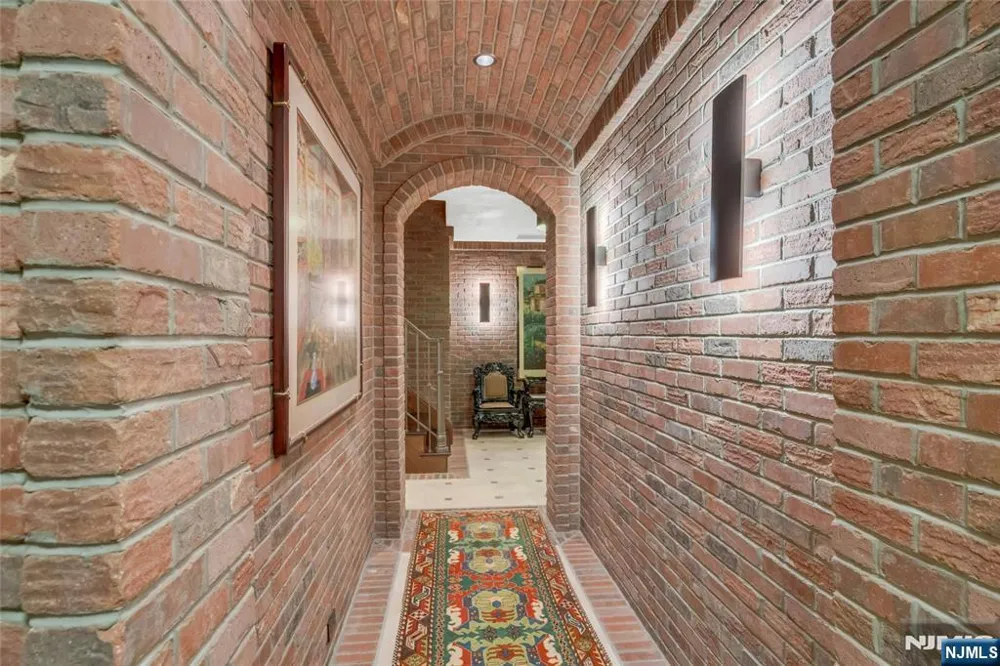 480 Knollwood Road Ridgewood, NJ 07450