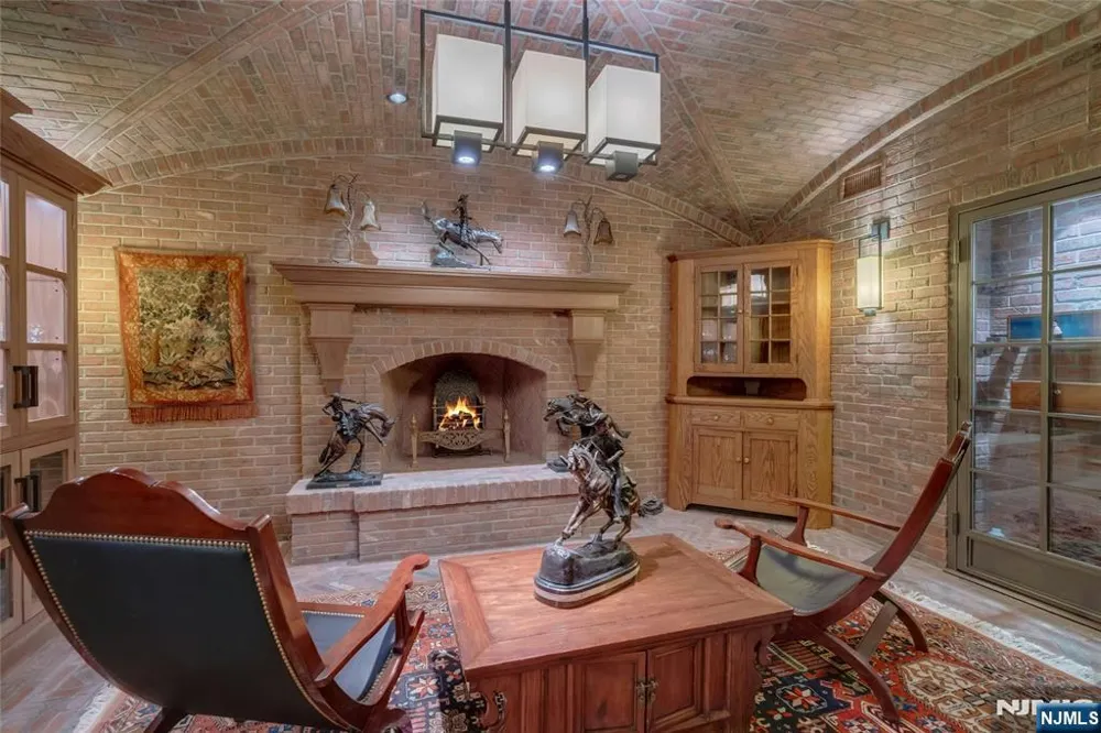 480 Knollwood Road Ridgewood, NJ 07450
