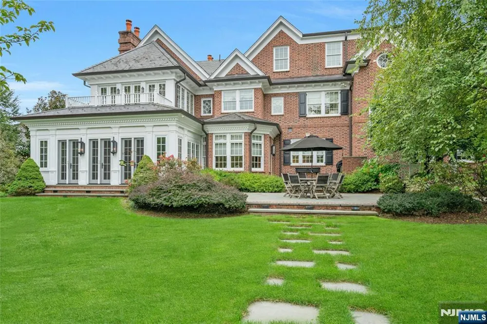 480 Knollwood Road Ridgewood, NJ 07450