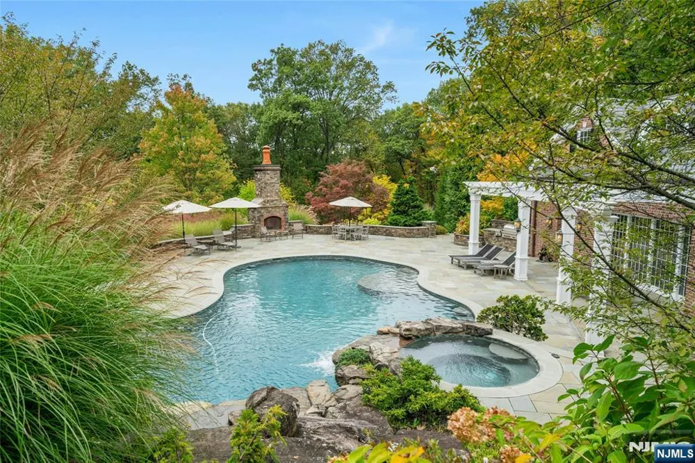 480 Knollwood Road Ridgewood, NJ 07450