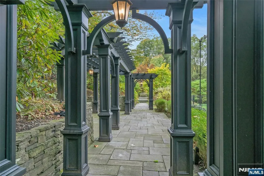 480 Knollwood Road Ridgewood, NJ 07450
