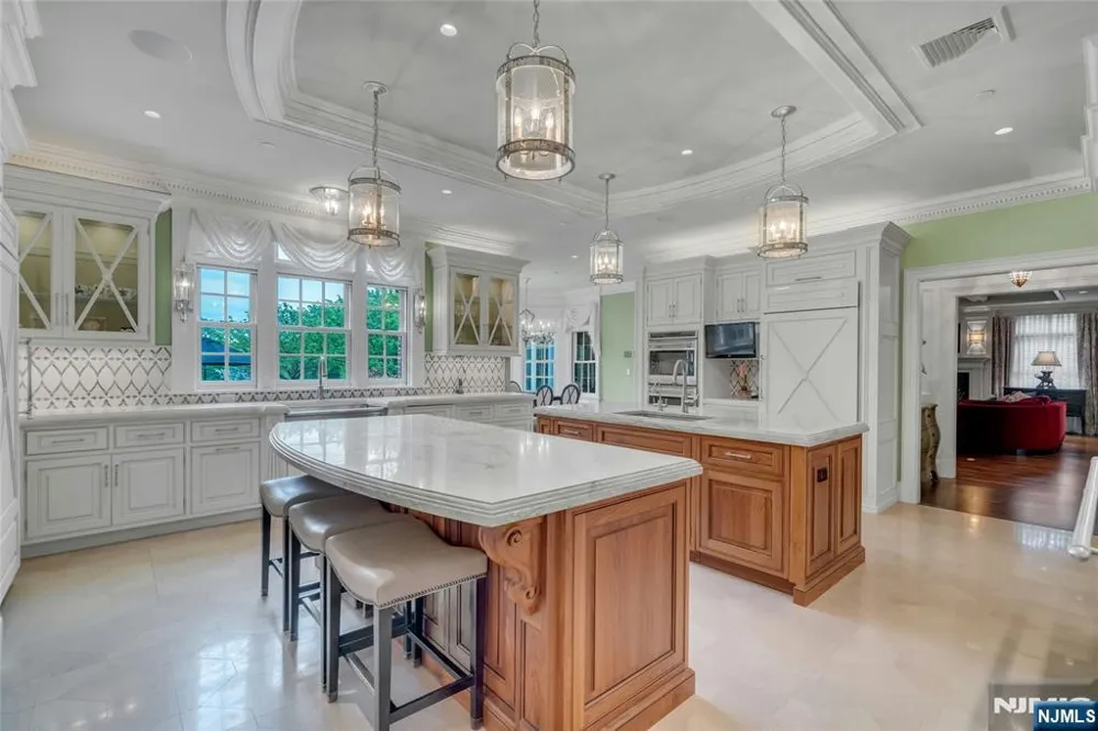 480 Knollwood Road Ridgewood, NJ 07450