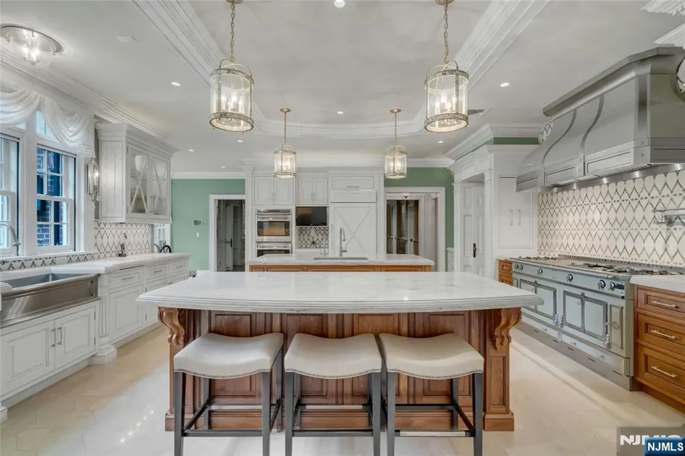 480 Knollwood Road Ridgewood, NJ 07450