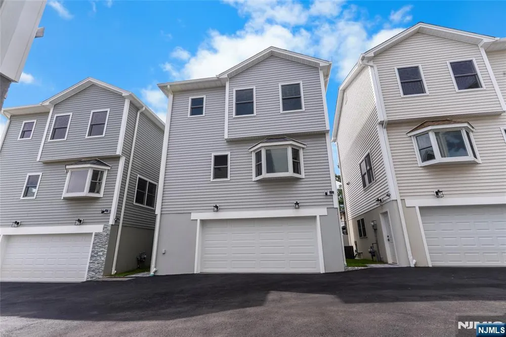 182B E 25th Street Paterson, NJ 07514