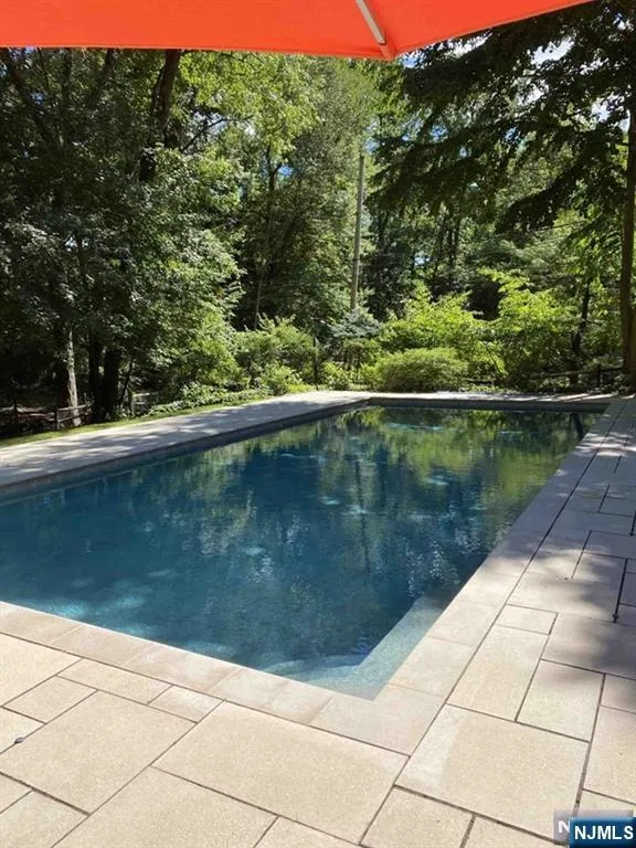3 Lambs Lane Cresskill, NJ 07626