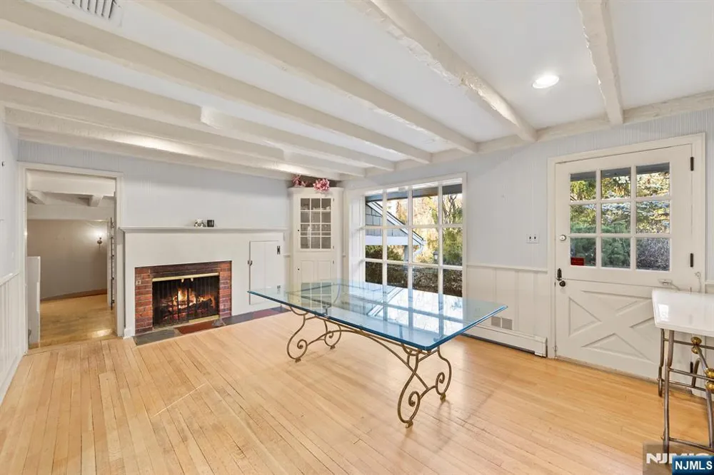 3 Lambs Lane Cresskill, NJ 07626