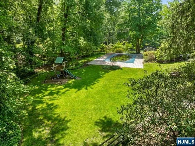 3 Lambs Lane Cresskill, NJ 07626