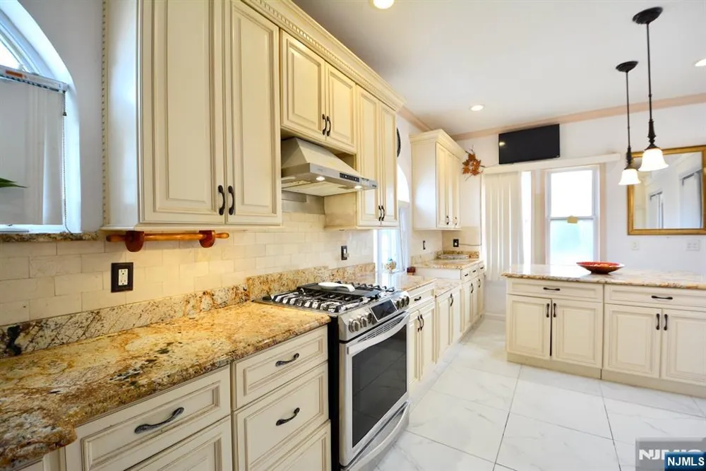 89 Rose Street Wood Ridge, NJ 07075