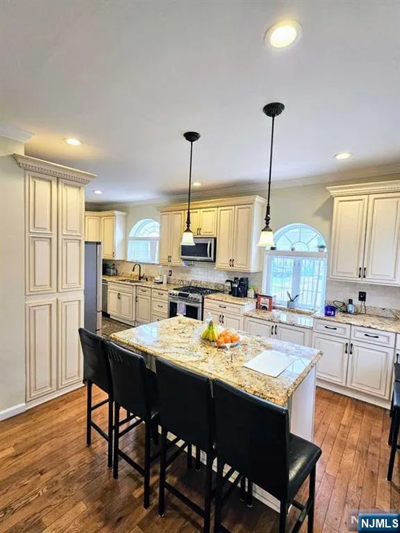 89 Rose Street Wood Ridge, NJ 07075