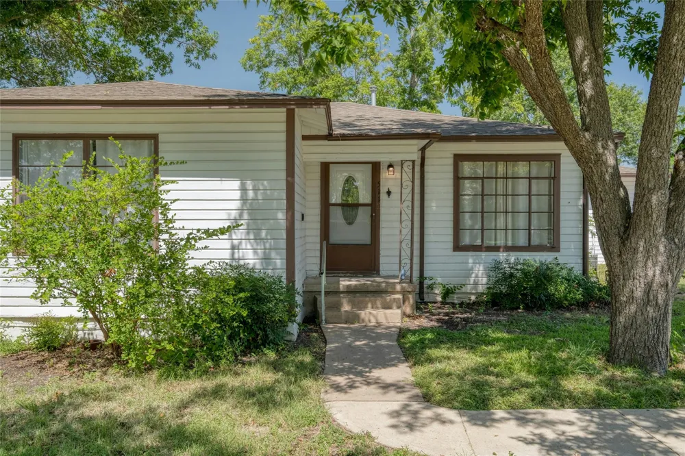 511 Sloan Street Taylor, TX 76574