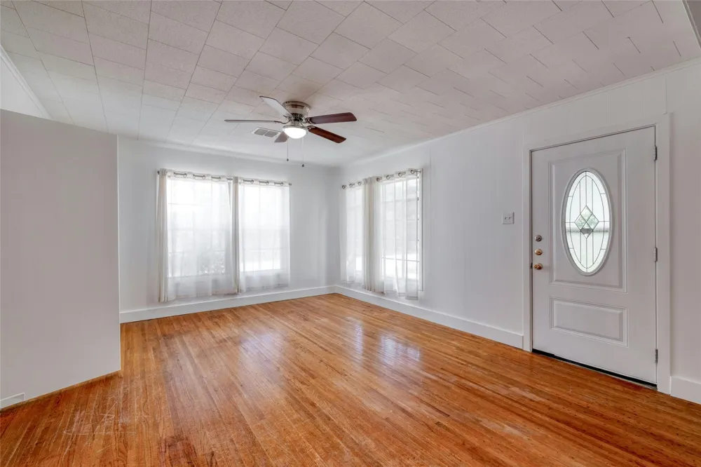 511 Sloan Street Taylor, TX 76574