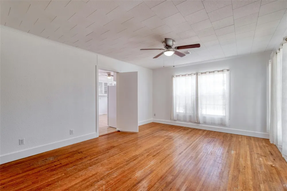 511 Sloan Street Taylor, TX 76574