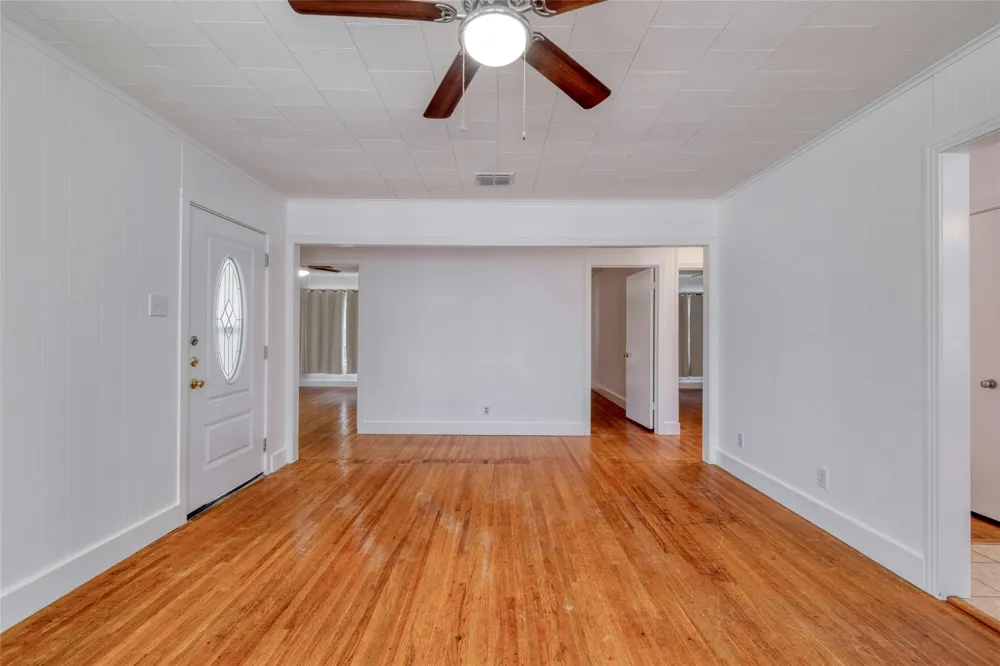 511 Sloan Street Taylor, TX 76574