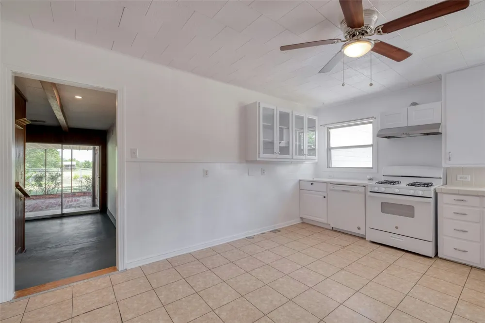 511 Sloan Street Taylor, TX 76574