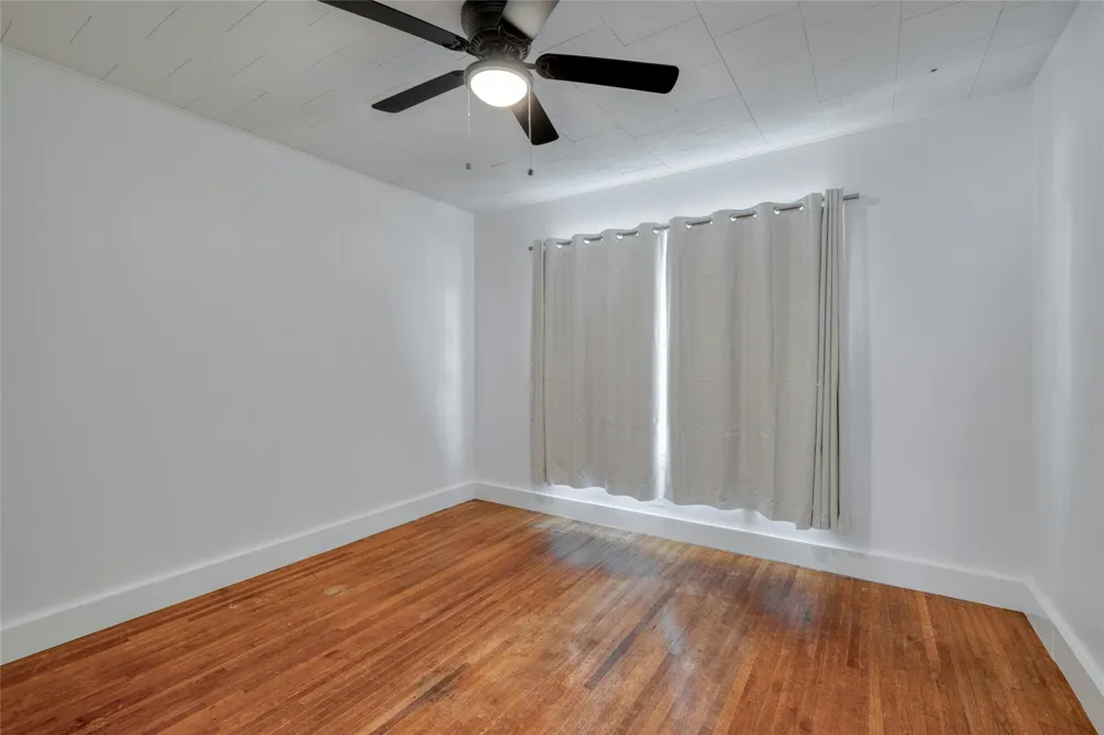 511 Sloan Street Taylor, TX 76574