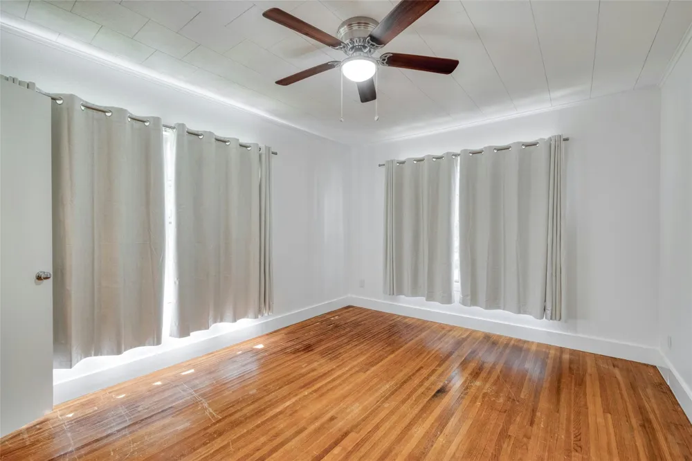 511 Sloan Street Taylor, TX 76574