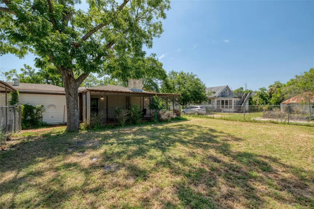 511 Sloan Street Taylor, TX 76574