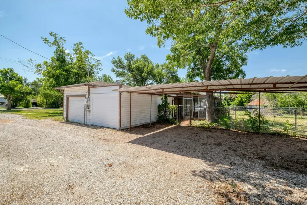 511 Sloan Street Taylor, TX 76574