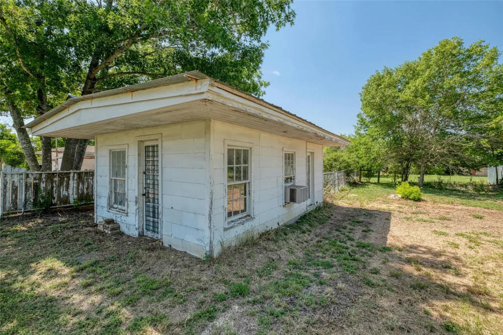 511 Sloan Street Taylor, TX 76574