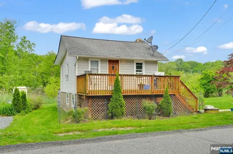 3 Riverside Road