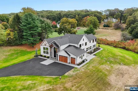 465 Cherry Lane