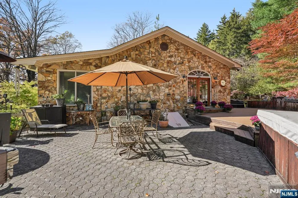 59 Old Stone Church Road Upper Saddle River, NJ 07458
