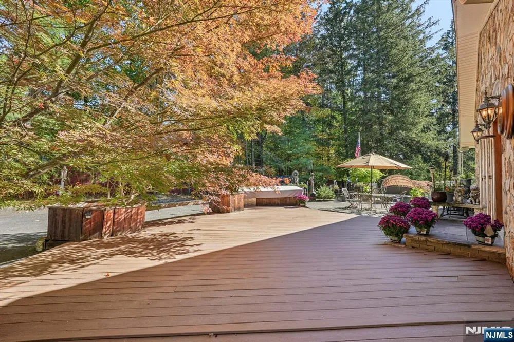 59 Old Stone Church Road Upper Saddle River, NJ 07458