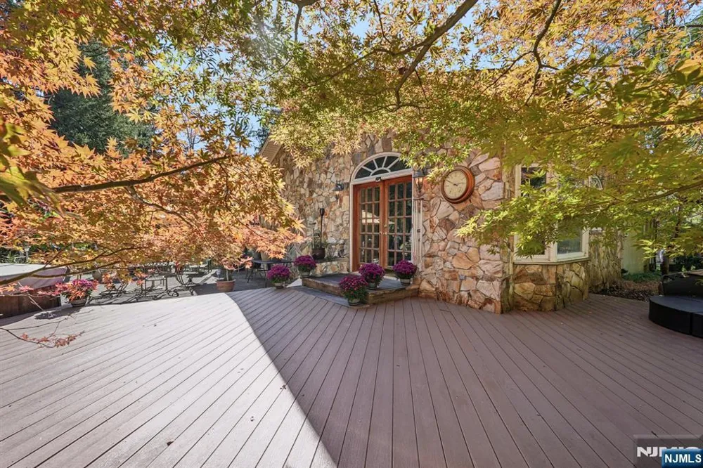 59 Old Stone Church Road Upper Saddle River, NJ 07458