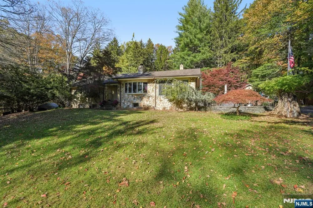 59 Old Stone Church Road Upper Saddle River, NJ 07458