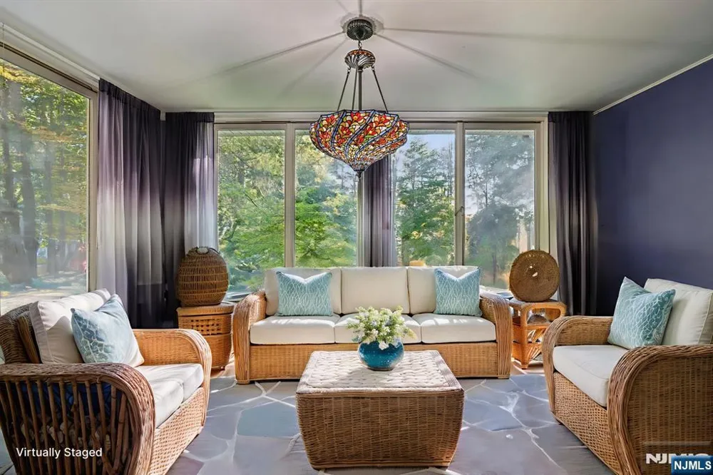 59 Old Stone Church Road Upper Saddle River, NJ 07458