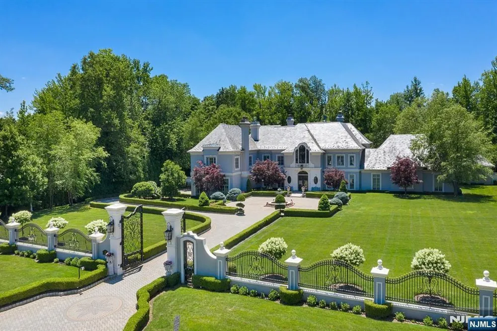 12 The Esplanade Alpine, NJ 07620