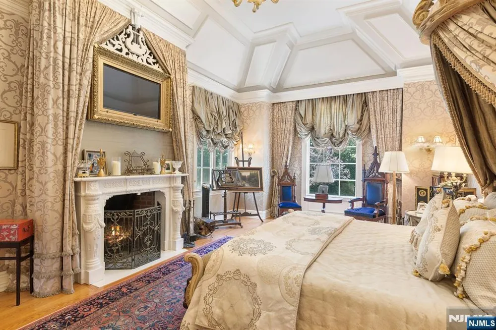 12 The Esplanade Alpine, NJ 07620