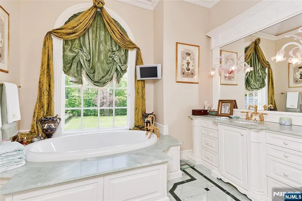 12 The Esplanade Alpine, NJ 07620
