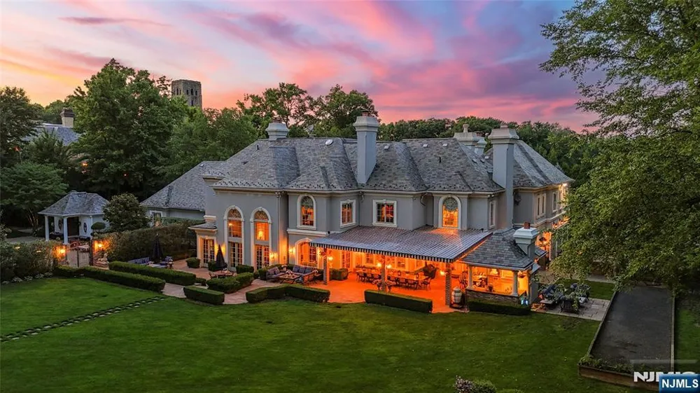 12 The Esplanade Alpine, NJ 07620