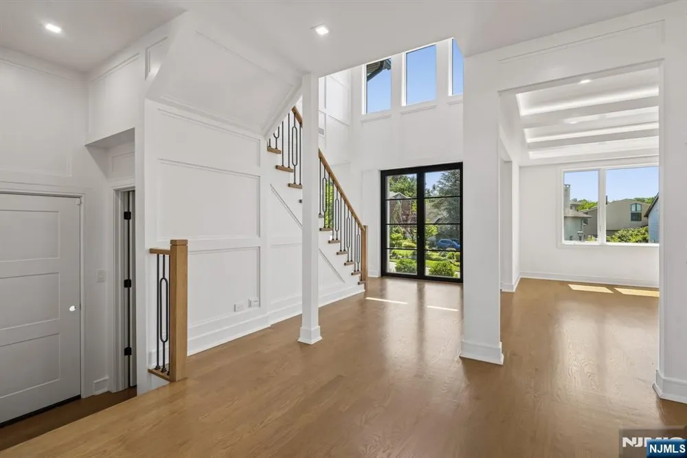 316 Bolz Street Englewood Cliffs, NJ 07632