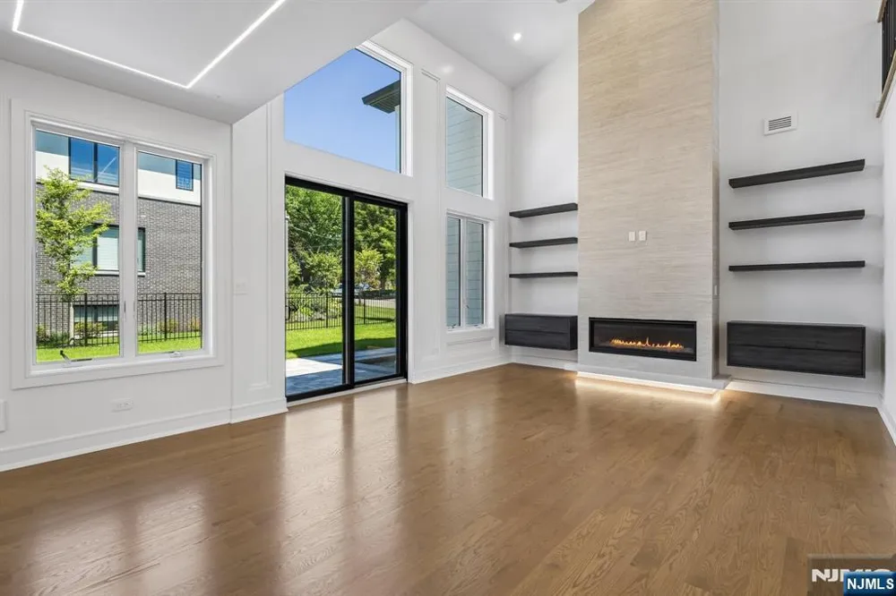 316 Bolz Street Englewood Cliffs, NJ 07632