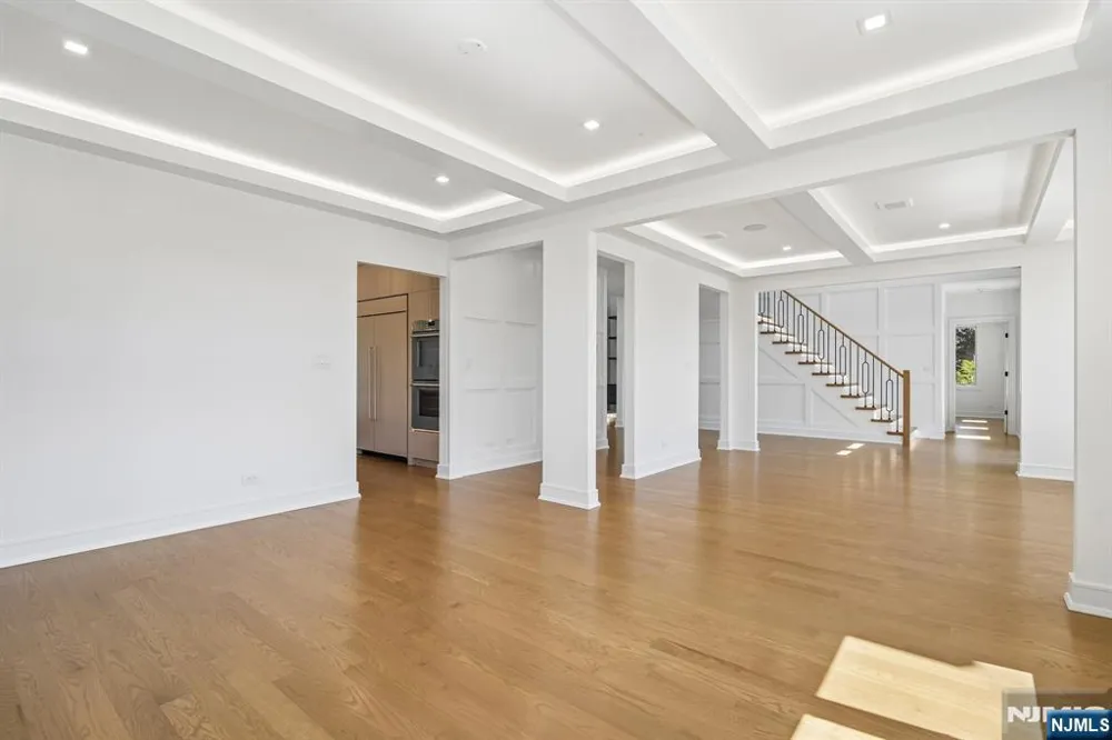 316 Bolz Street Englewood Cliffs, NJ 07632