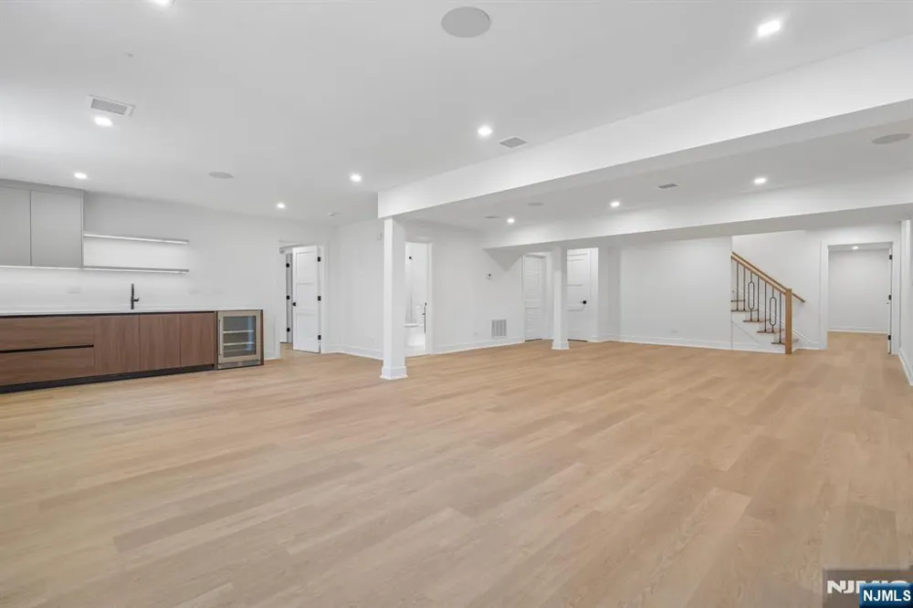 316 Bolz Street Englewood Cliffs, NJ 07632