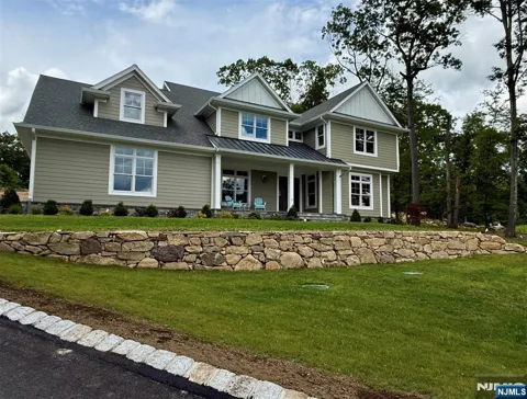 3 Bristol Ridge Road