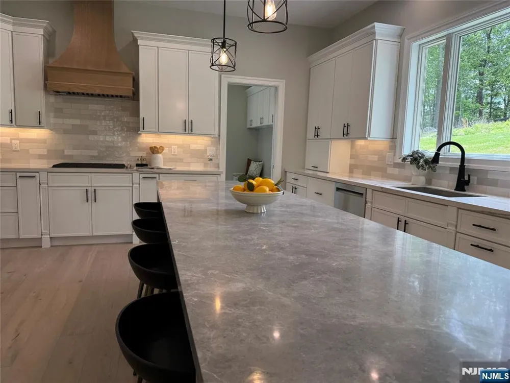 3 Bristol Ridge Road Boonton Township, NJ 07005