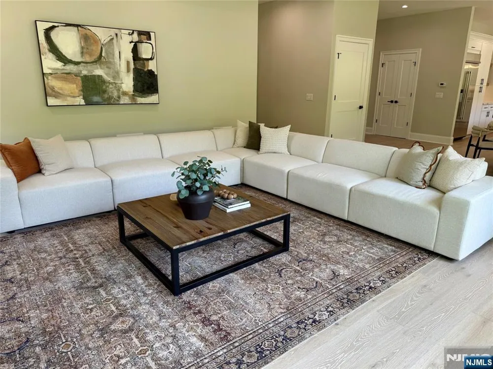 3 Bristol Ridge Road Boonton Township, NJ 07005