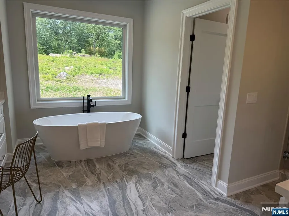 3 Bristol Ridge Road Boonton Township, NJ 07005