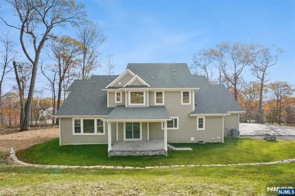 3 Bristol Ridge Road Boonton Township, NJ 07005
