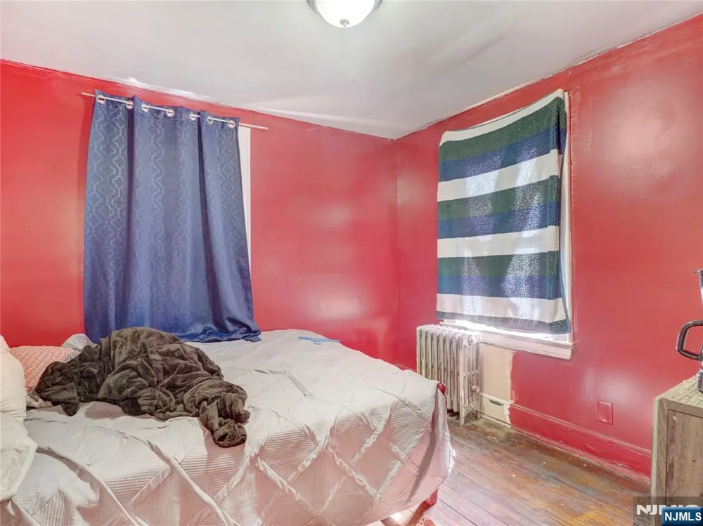 77 Delmar Place Irvington, NJ 07111